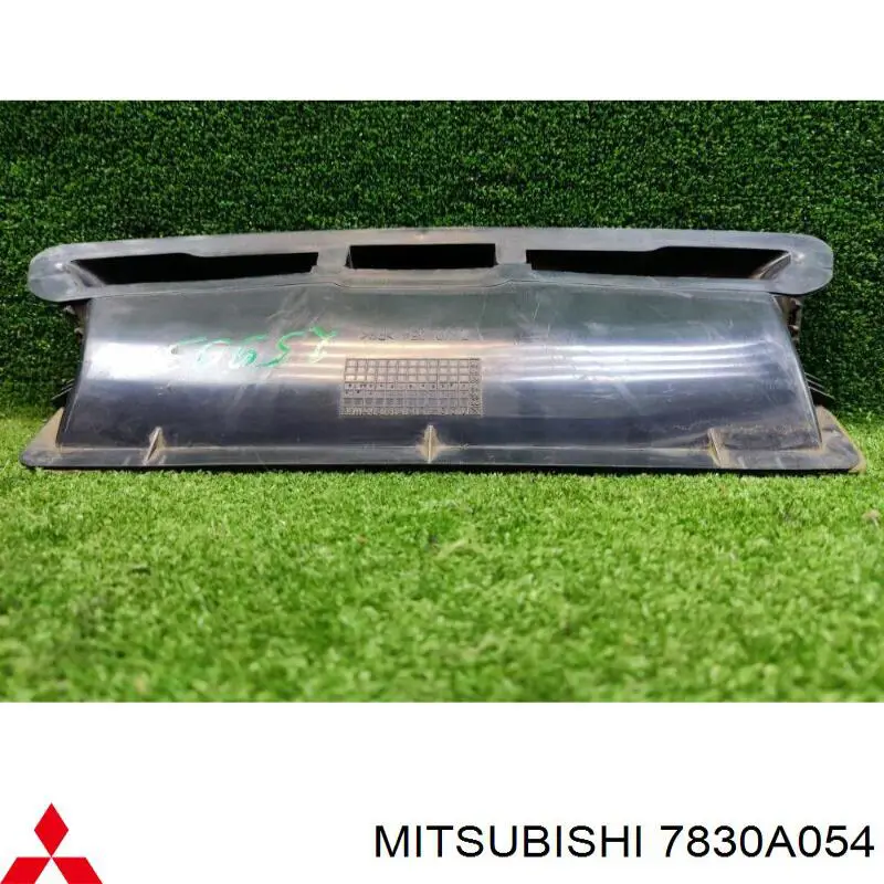 7830A054 Mitsubishi Повітропровід, розподільник повітря під "торпедо", центральний
