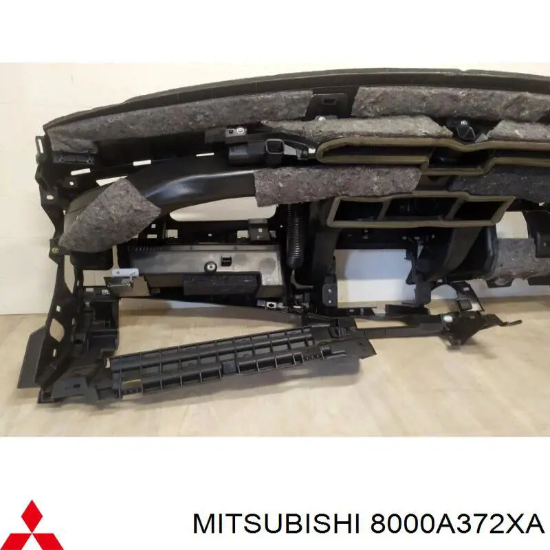 Панель передня "торпедо" Mitsubishi 8000A372XA ціна, від 126.66 USD