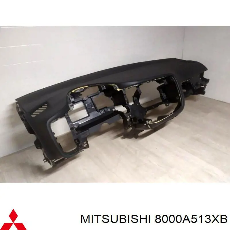 Панель передня "торпедо" Mitsubishi 8000A513XB ціна, від 64.92 USD