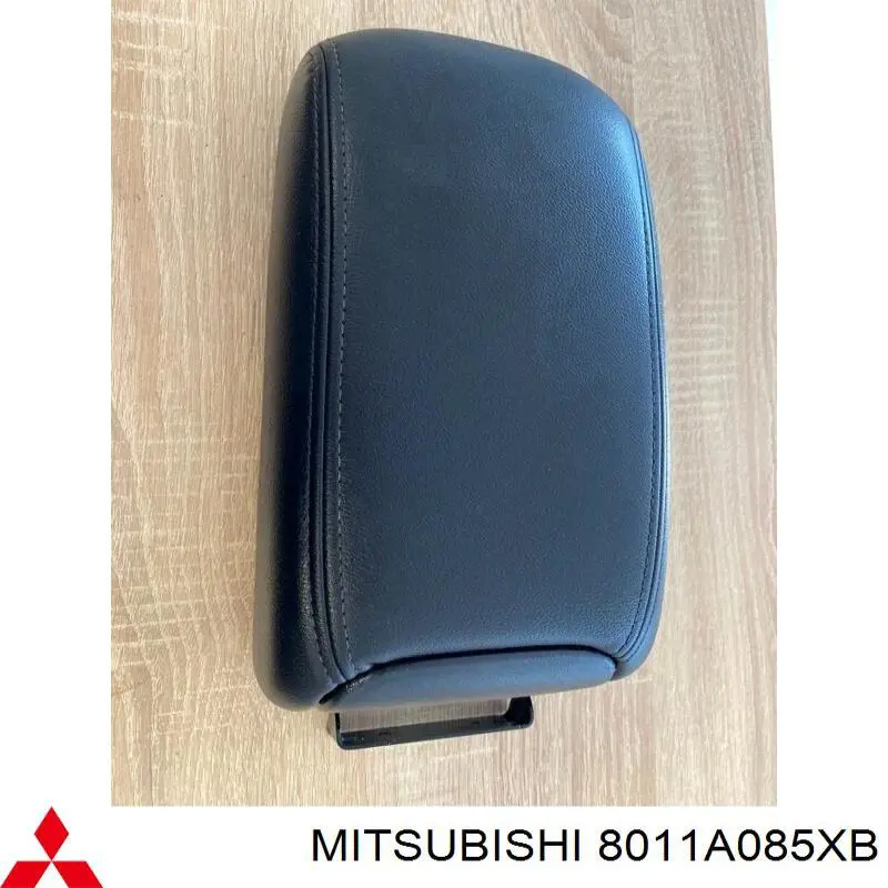 8011A085XB Mitsubishi Підлокітник заднього сидіння
