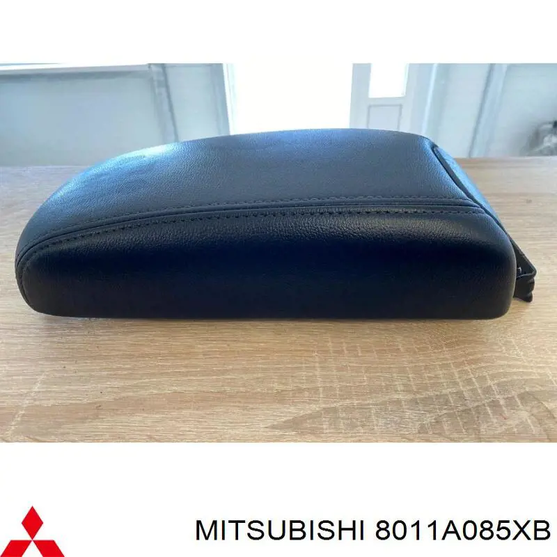 Кришка підлокітника Mitsubishi 8011A085XB ціна, від 38.00 USD