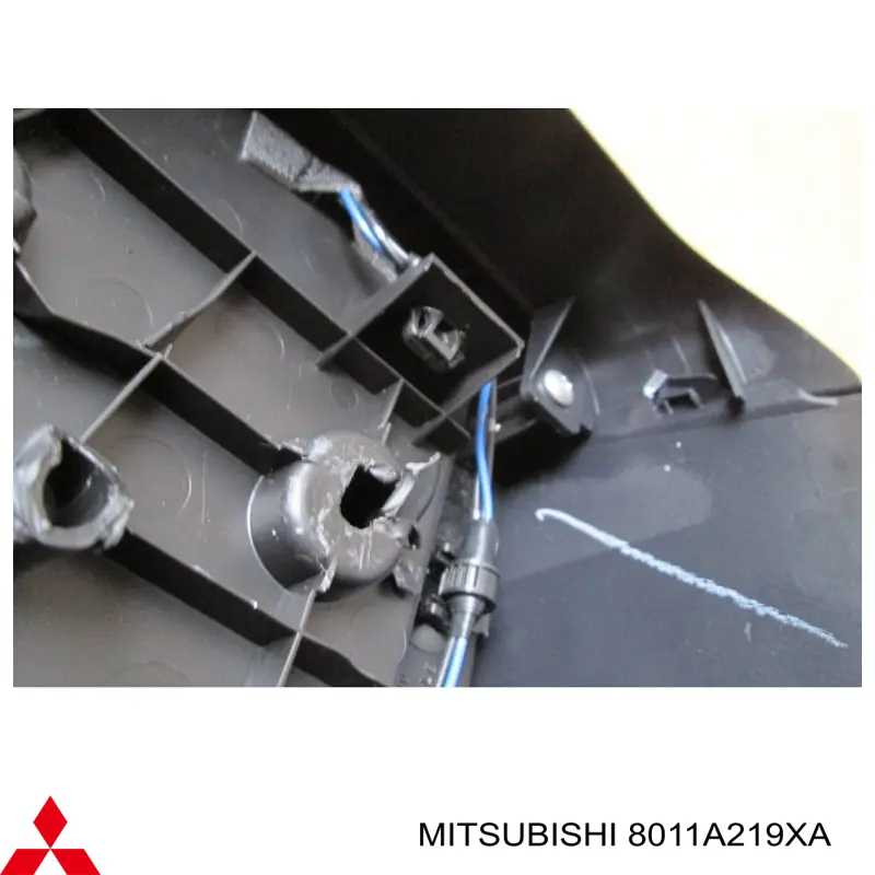 Панель борода Mitsubishi 8011A219XA ціна, від 19.00 USD