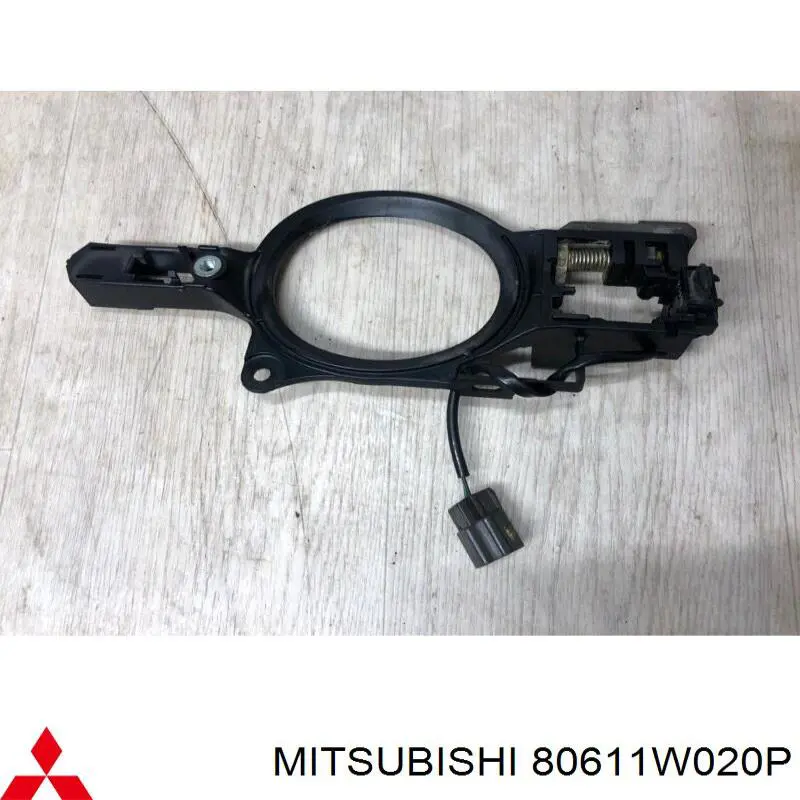 80611W020P Mitsubishi Тримач зовнішньої ручки дверей, передньої лівої