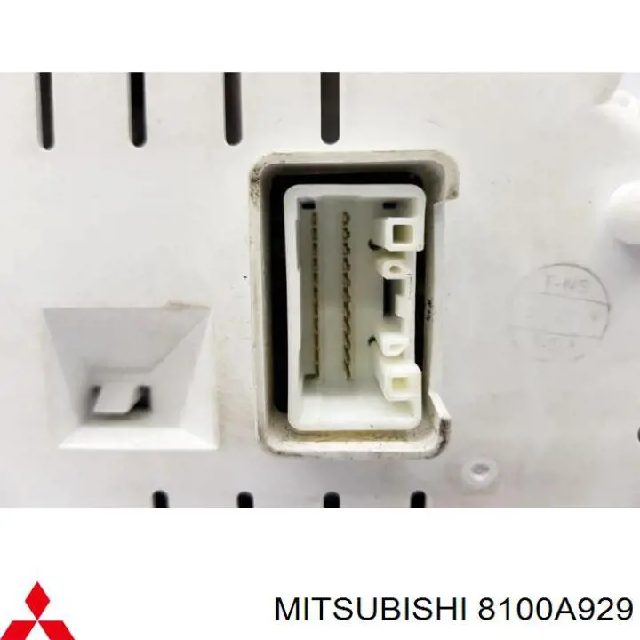 8100A929 Mitsubishi Щиток приладів додатковий