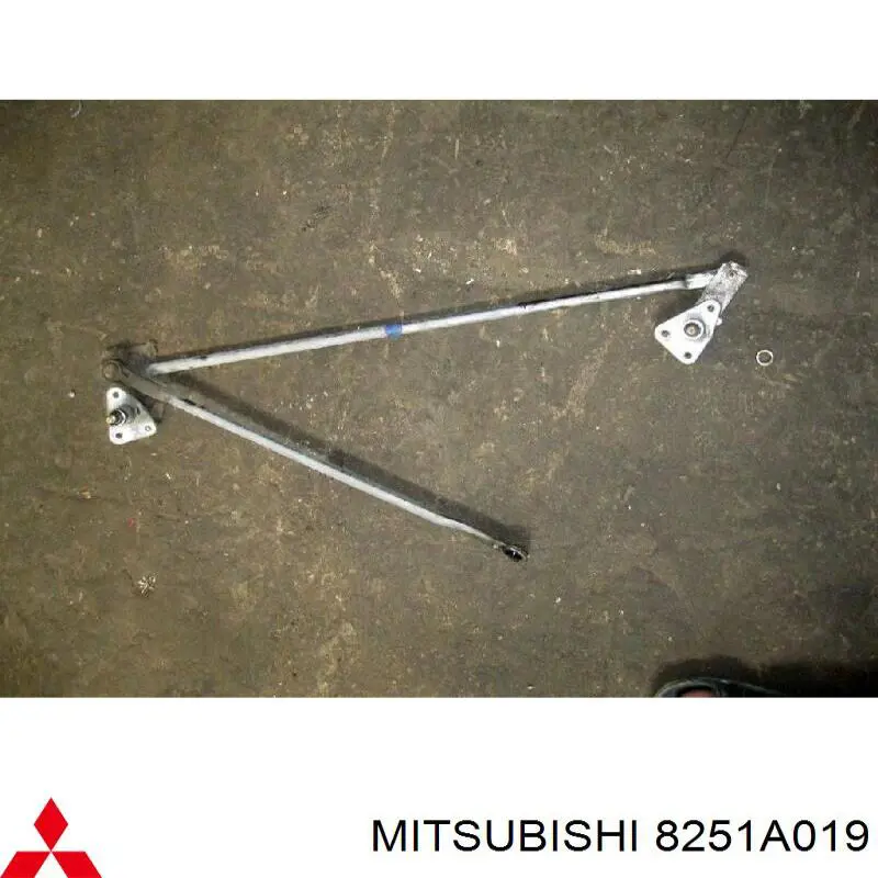 8251A019 Mitsubishi трапеція склоочисника