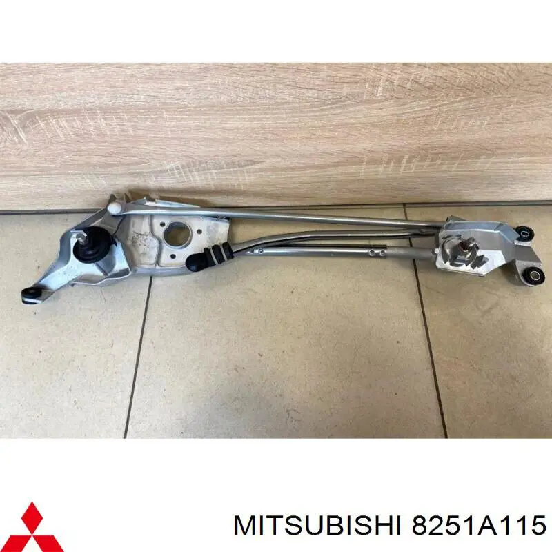 8251A115 Mitsubishi Трапеція рульова в зборі
