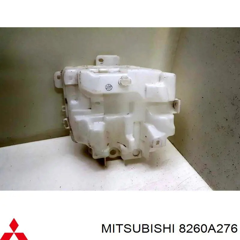 8260A296 Mitsubishi бачок омивача скла
