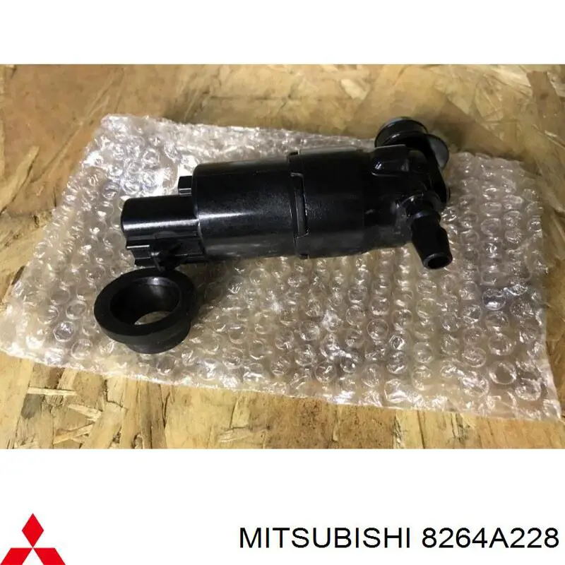 8264A228 Mitsubishi насос-двигун омивача фар