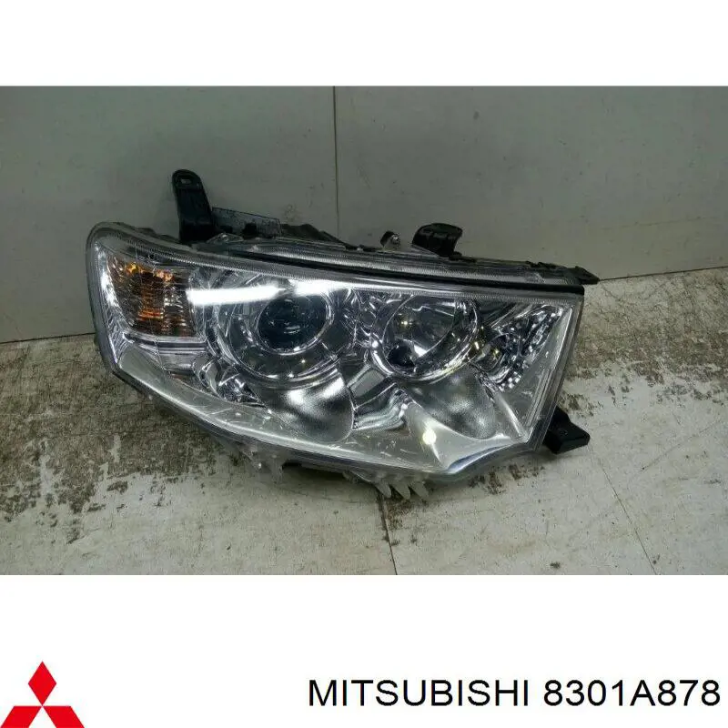 Фара права Mitsubishi Pajero SPORT (KH) (Міцубісі Паджеро)