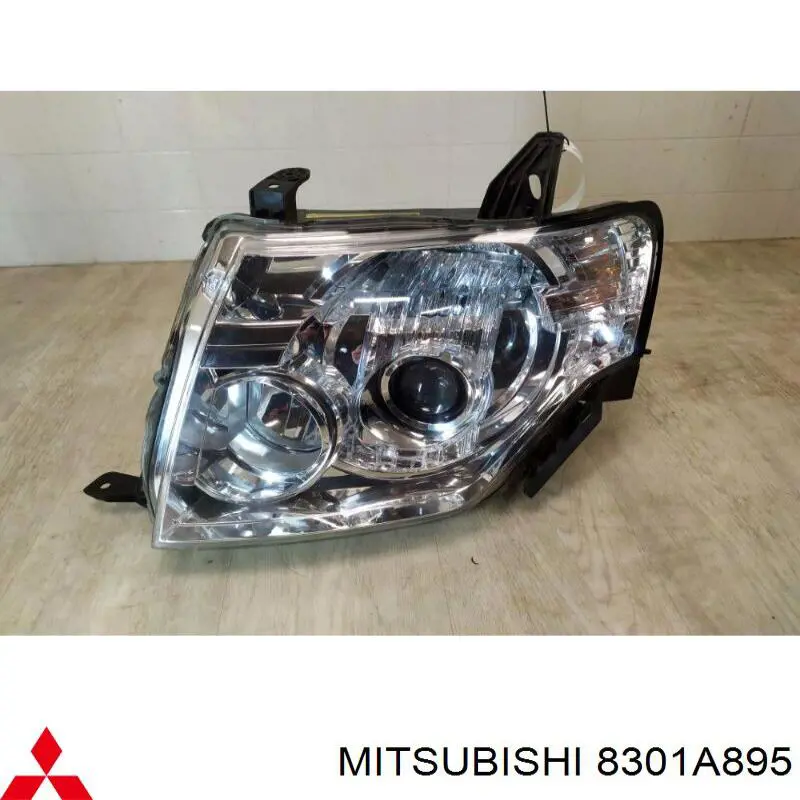 Ліва фара на Mitsubishi Pajero IV SHORT 
