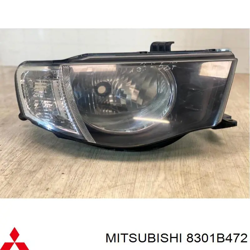 Фара правая Mitsubishi 8301B472 ціна, від 64.87 USD