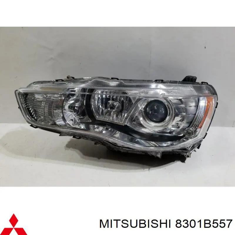 8301B557 Mitsubishi Фара дальнього світла в зборі