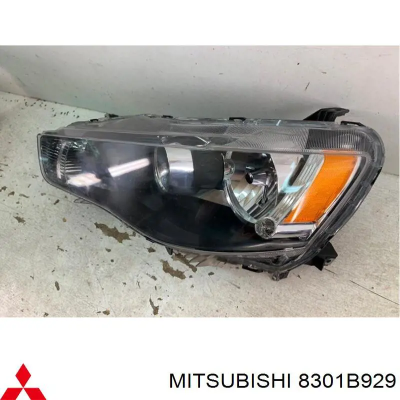 8301B929 Mitsubishi Фара ліва передня