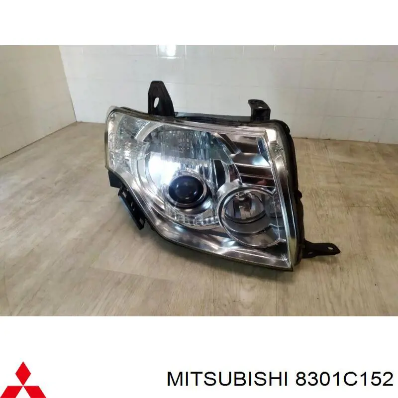 Купити 528710E Polcar Права блок фара