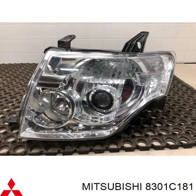 8301C181 Mitsubishi фара ліва