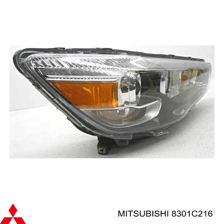 8301C898 Mitsubishi фара права