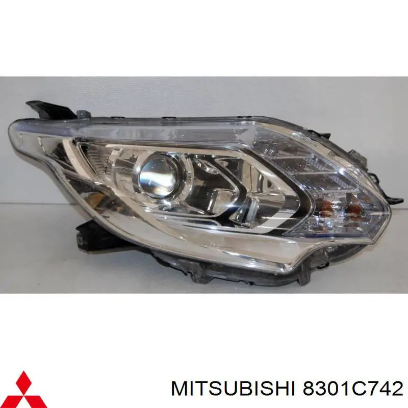 8301C742 Mitsubishi Основна фара - вставка