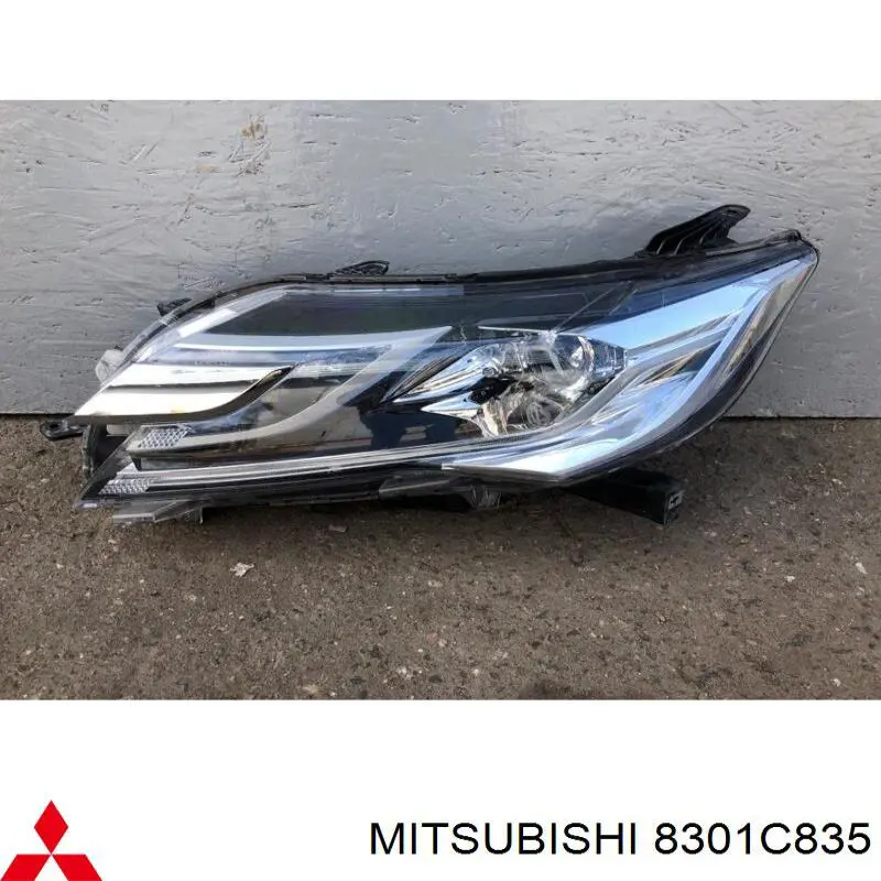 Купити 8301C835 Mitsubishi Основна фара в зборі ліва