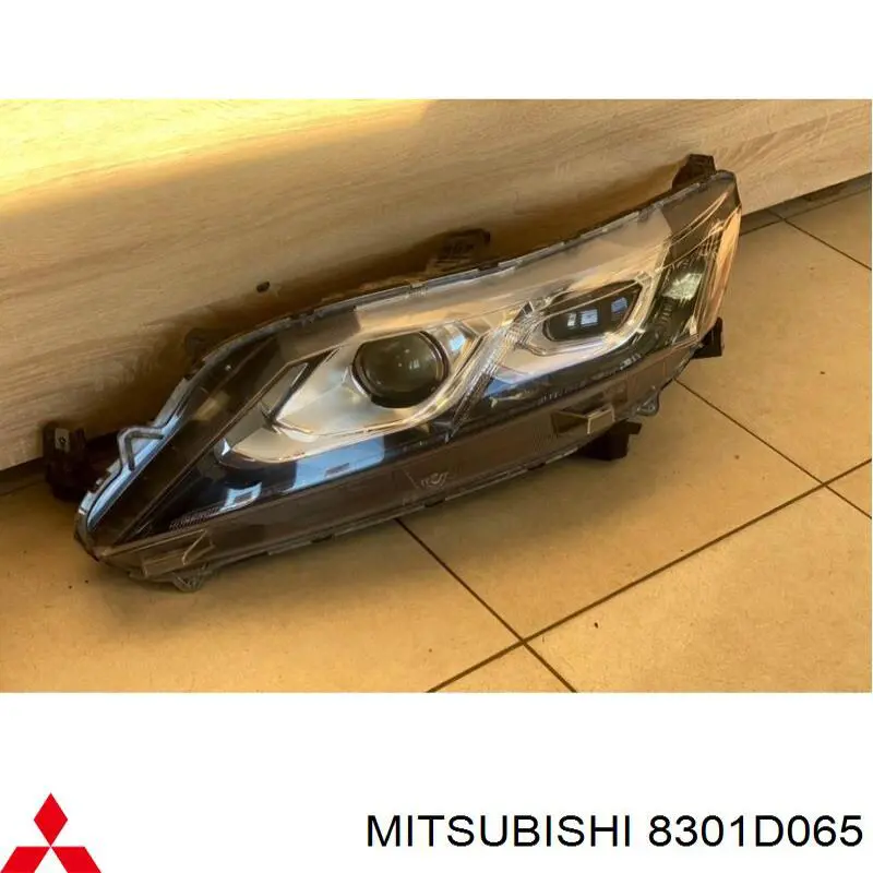 Фари Mitsubishi 8301D065 ціна, від 556.65 USD
