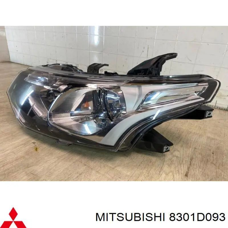 Фари Mitsubishi 8301D093 ціна, від 210.78 USD