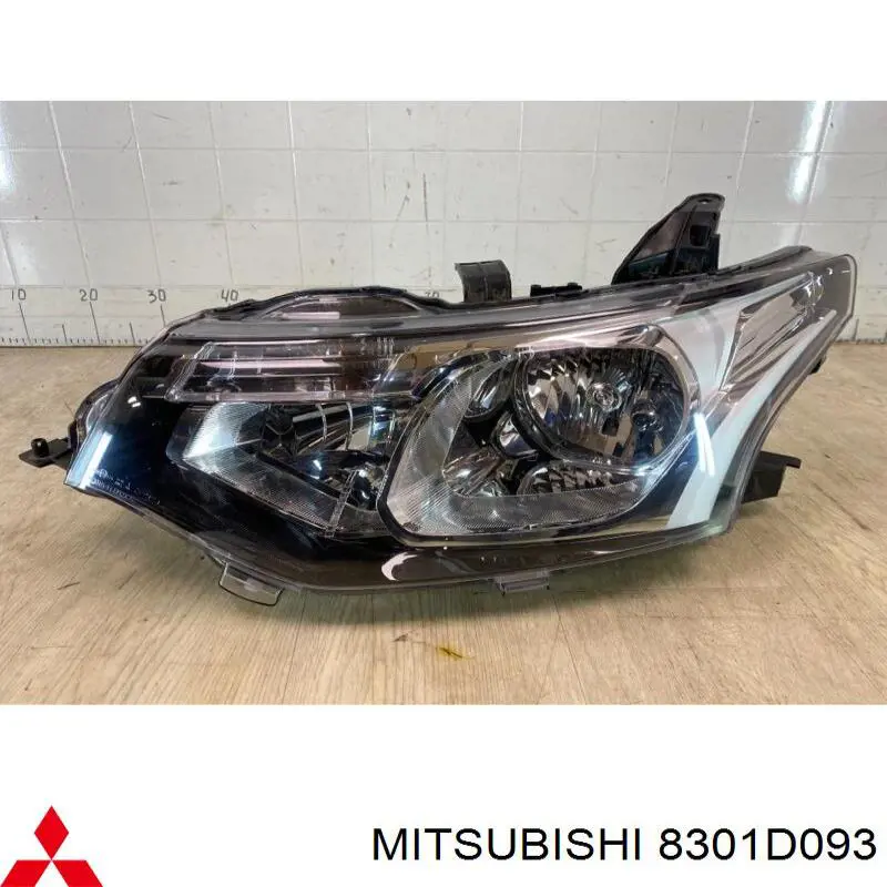 Купити 8301D093 Mitsubishi Фара
