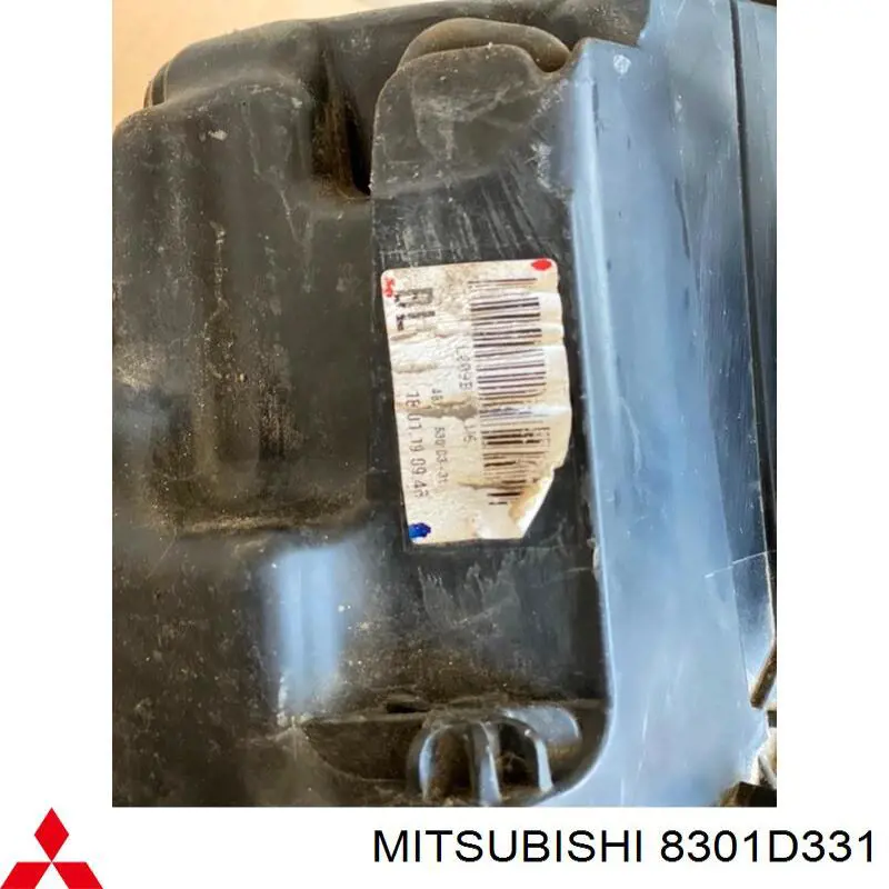 8301D331 Mitsubishi Фара дальнього світла в зборі