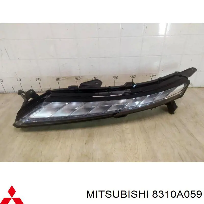 Фара денного світла, ліва Mitsubishi 8310A059 ціна, від 241.53 USD