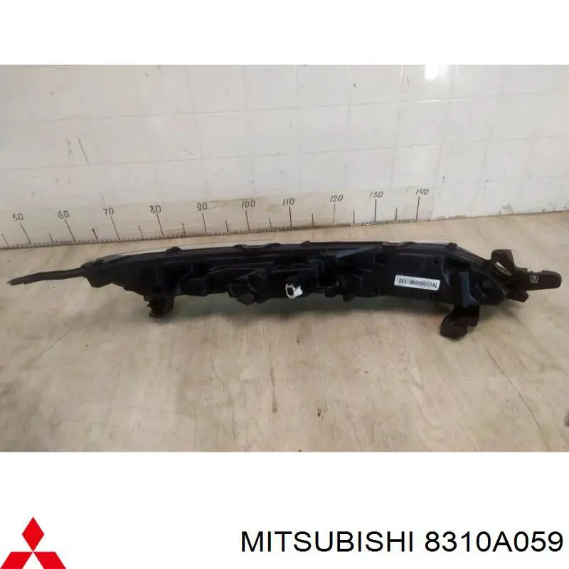 8310A059 Mitsubishi Фара денного світла, ліва