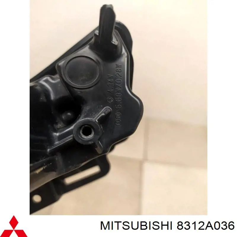 Фара денного світла, права Mitsubishi 8312A036 ціна, від 324.77 USD