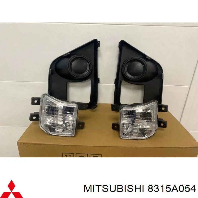 Габарит (покажчик повороту) в бампері, правий Mitsubishi 8315A054 ціна, від 133.24 USD