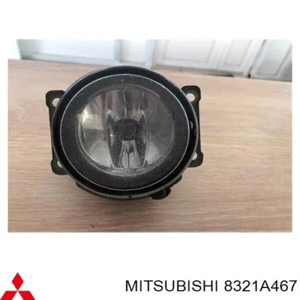 8321A467 Mitsubishi фара протитуманна, ліва/права