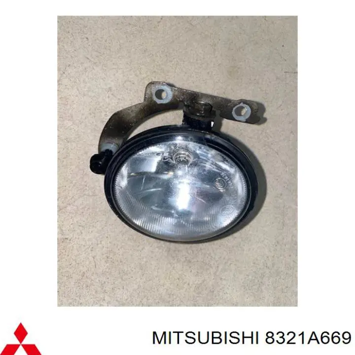 Купити 8321A669 Mitsubishi Фара протитуманна, ліва=права