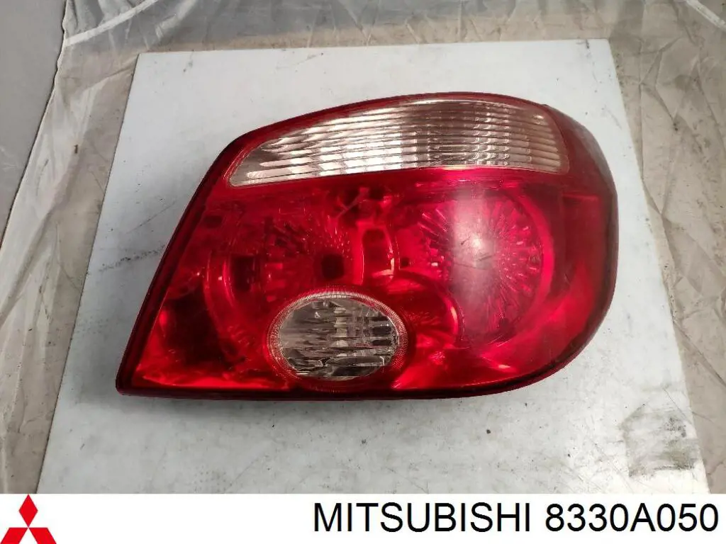 Задня права фара 8330A050 Mitsubishi