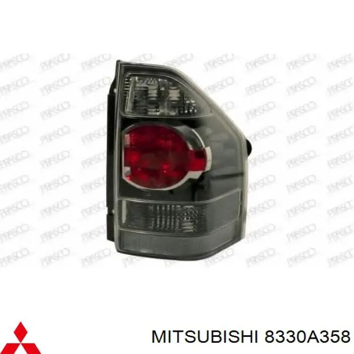  Задня права фара Mitsubishi Pajero 