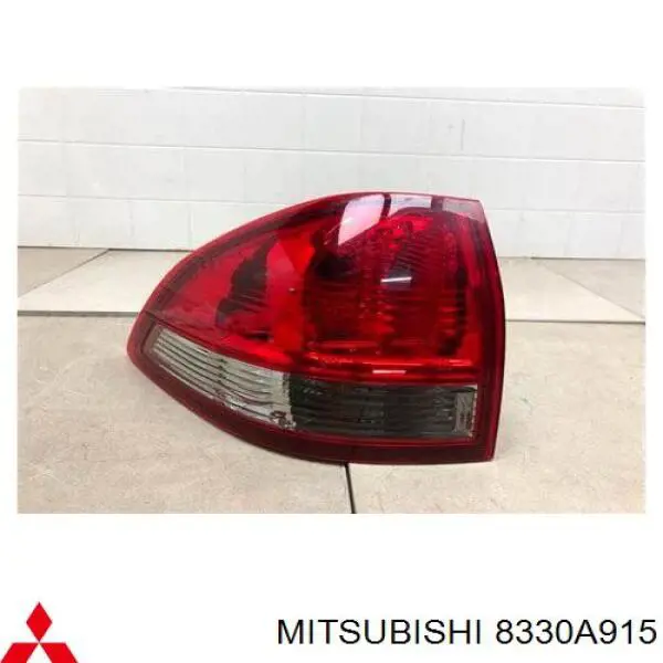 Задня ліва зовнішня фара Mitsubishi 8330A915 ціна, від 110.74 USD