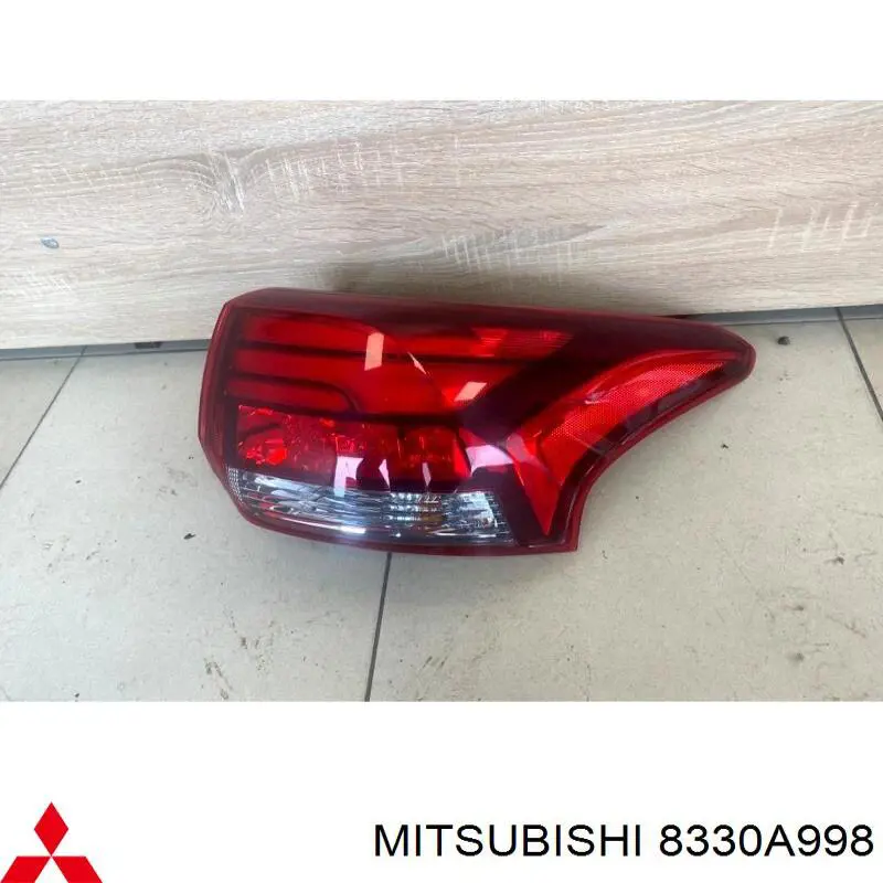 Купити 8330A998 Mitsubishi Стоп задній
