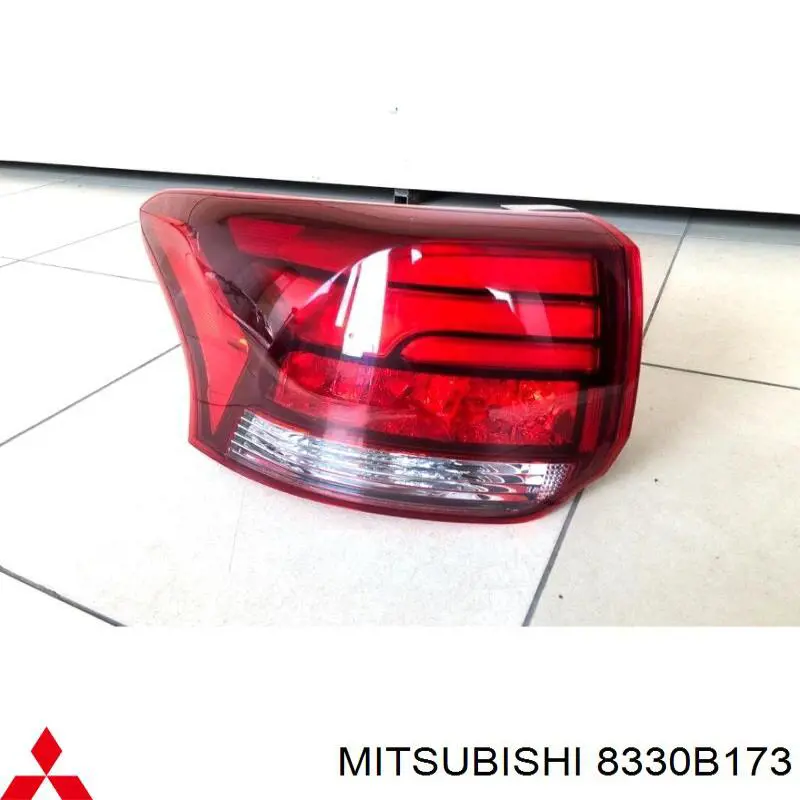 8330B173 Mitsubishi Задній лівий зовнішній ліхтар