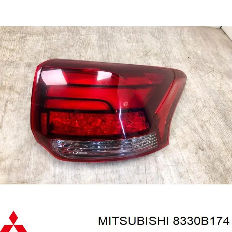 Задній правий зовнішній ліхтар Mitsubishi 8330B174 ціна, від 179.49 USD