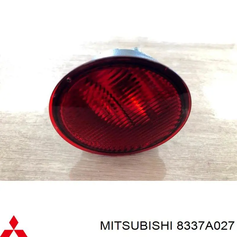 8337A027 Mitsubishi Фара задня