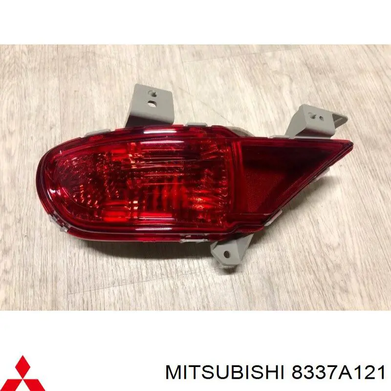 Купити 8337A121 Mitsubishi Ліхтар заднього бампера, лівий