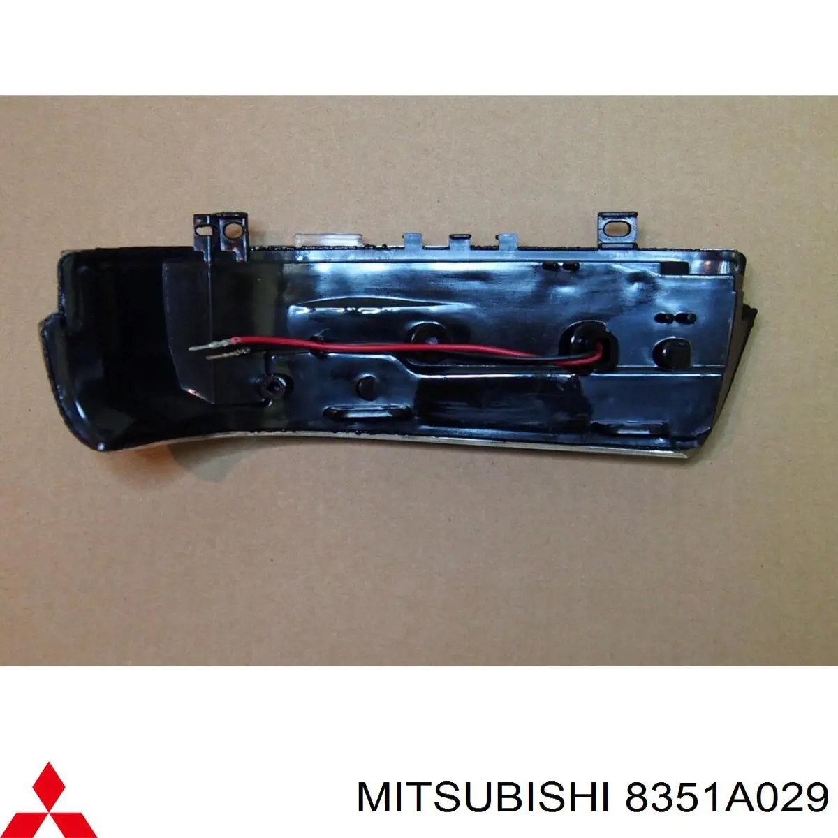 Купити 8351A029 Mitsubishi Покажчик повороту дзеркала, лівий