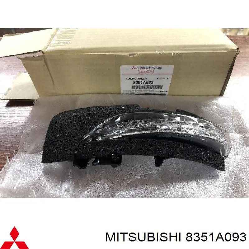 Покажчик повороту дзеркала, лівий Mitsubishi 8351A093 ціна, від 60.57 USD