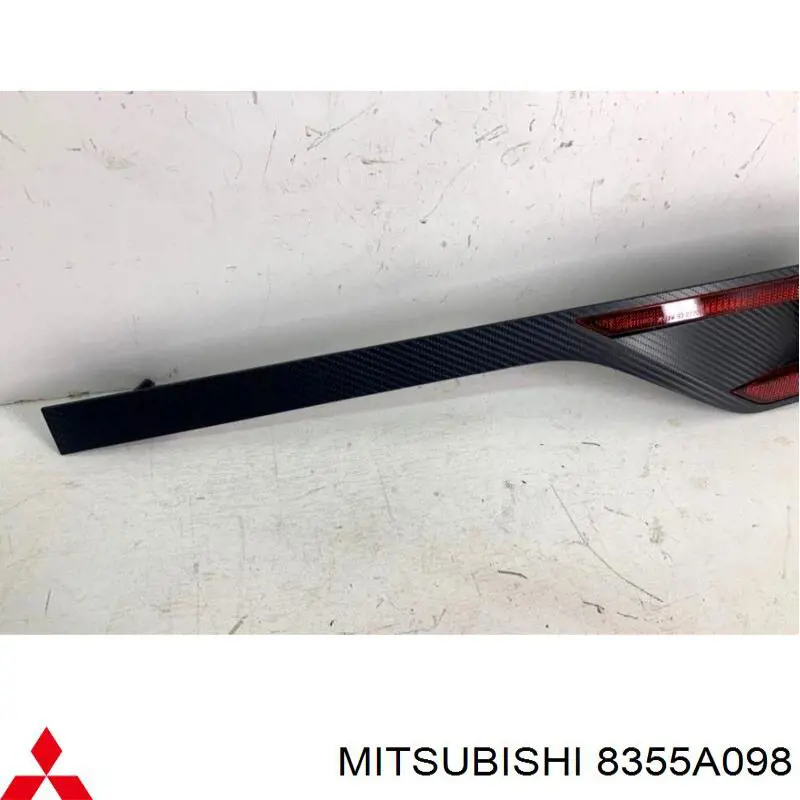 8355A098 Mitsubishi Правий катафот бампера