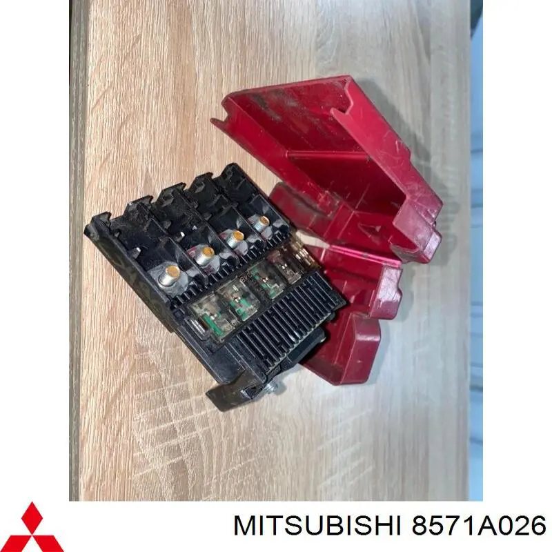 Блок запобіжників Mitsubishi L 200 (KA_T, KB_T) (Міцубісі Л200)
