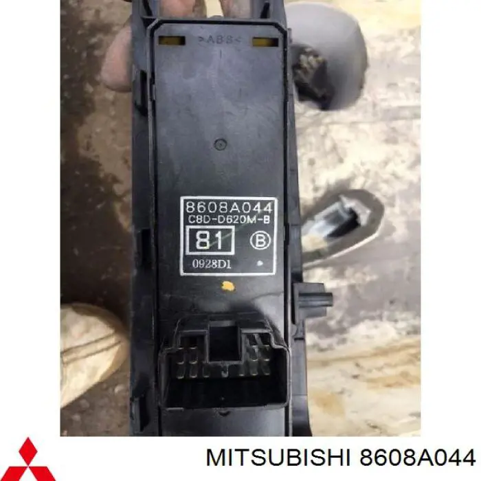 8608A044 Mitsubishi кнопковий блок керування склопідіймачами передній лівий