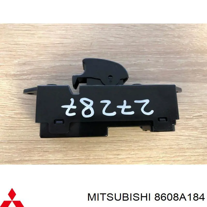 Кнопка вмикання двигуна склопідіймача задня ліва Mitsubishi Outlander 40 (CWW) (Міцубісі Аутлендер)