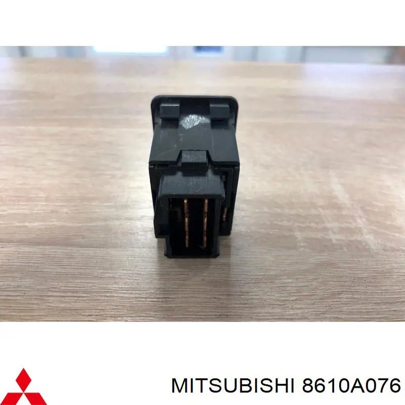 8610A044 Mitsubishi 