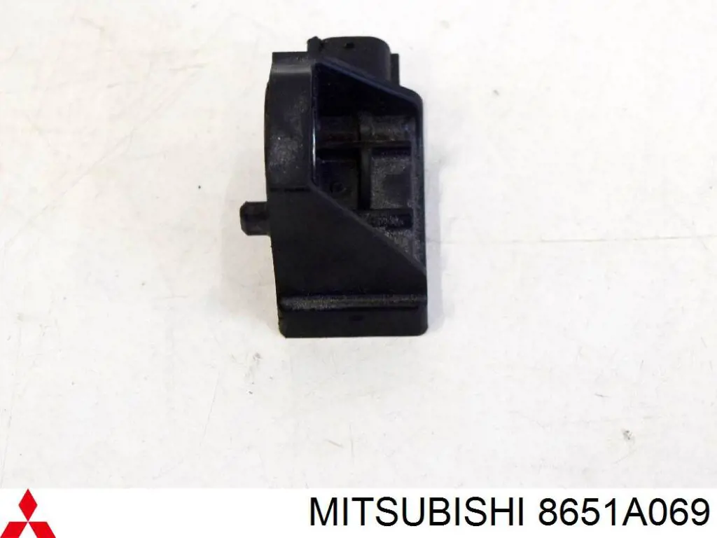  8651A069 Mitsubishi