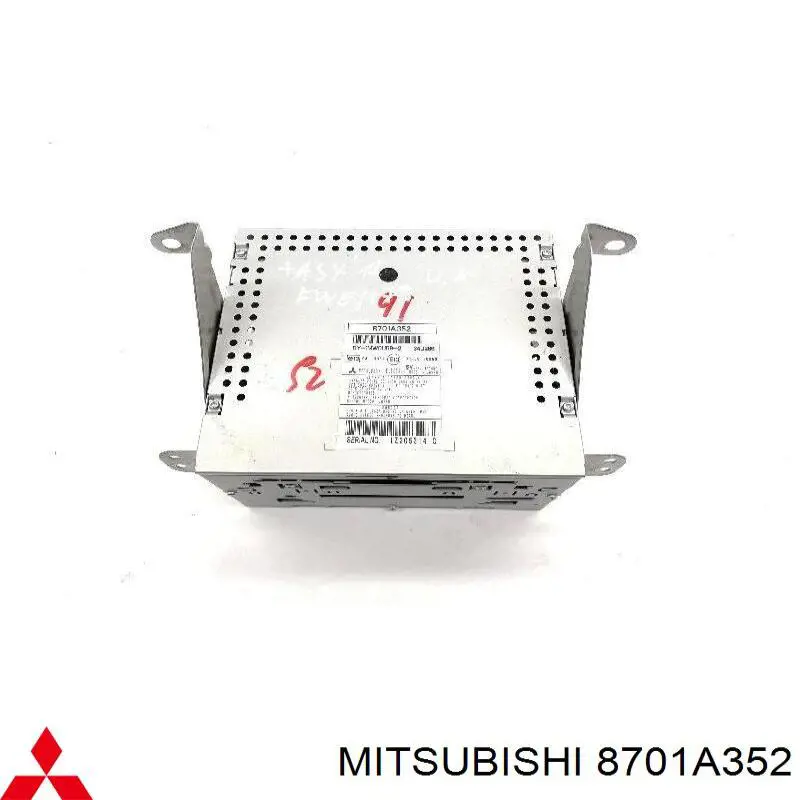8701A352 Mitsubishi магнітола (радіо am/fm)