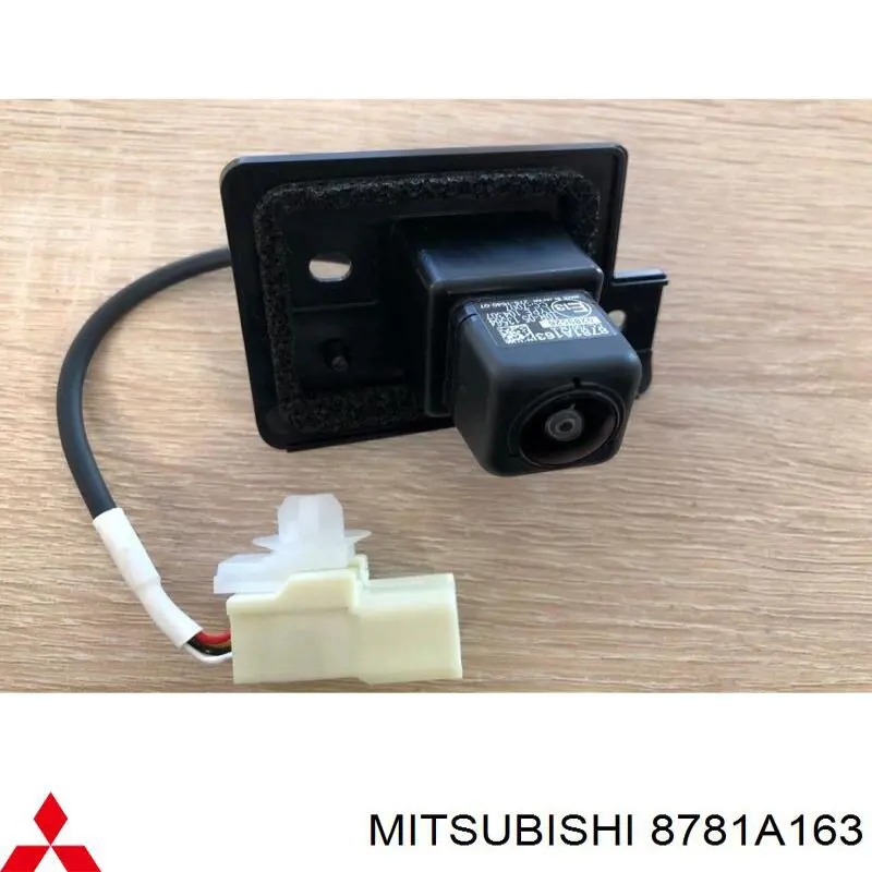8781A163 Mitsubishi Камера заднього виду